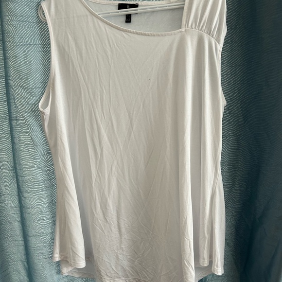 Blue Sky Women's White Muscle Tee- XL - turtle neck- new or like new - Picture 4 of 9